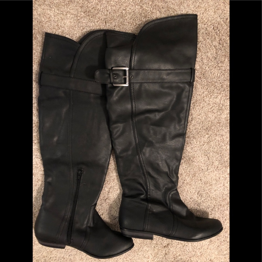 NWOT Black to the knee boots Size 8